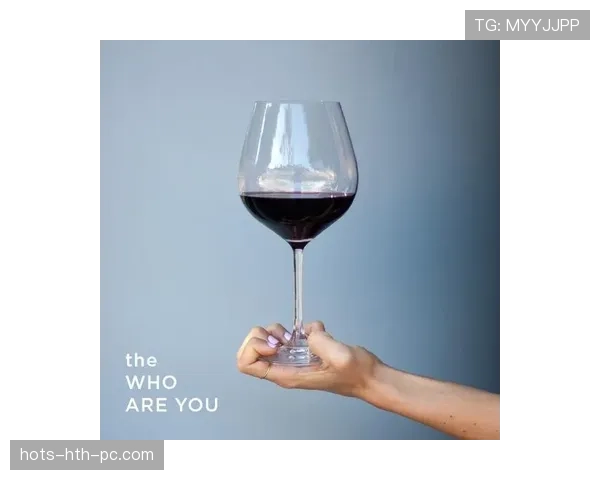 凯蒂·莱德基泳池边拿的那杯星巴克居然比我一个月工资还贵？